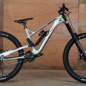 2022 Alutech Sennes 3.0 27.5 DH TrackReady